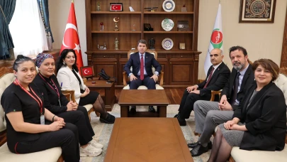 Hemşireler Günü’nde Vali Önder Bakan’a Anlamlı Ziyaret