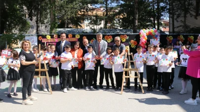 Amasya’da Sanatın Kalbi Atatürk İlkokulu’nda Attı: Yıl Sonu Resim Sergisi Açıldı