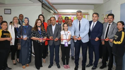 Müdür Katipoğlu, Cumhuriyet Ortaokulu’nda Bilim ve Eğitim Şölenine Katıldı