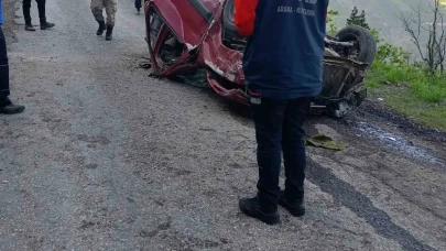 Otomobil 60 metrelik uçuruma yuvarlandı: 2 ağır yaralı