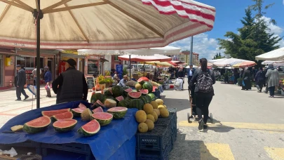 Merzifon Perşembe Pazarı’nda Fiyatlar Düştü, Vatandaş Pazara Akın Etti!