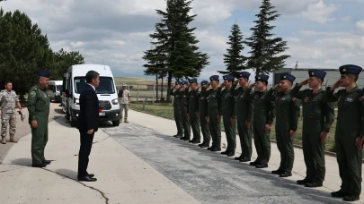 Amasya Valisi Önder Bakan’dan 5. Ana Jet Üs Komutanlığı’na Ziyaret