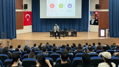 Amasya Üniversitesi’nde “Yapay Zeka ile İçerik Üretimi” Konferansı Düzenlendi