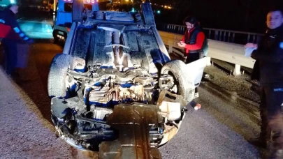 Otomobil köprü üzerinde takla attı, sürücü yara almadan kurtuldu
