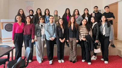 Amasya Üniversitesi Öğrencilerinden Anlamlı Etkinlik: Kitaplarla Kalplere Dokundular