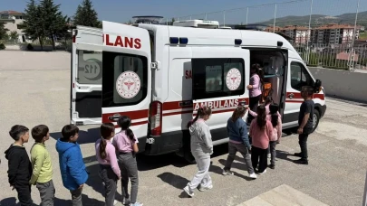 “Yaşama Yol Ver” Etkinliğiyle Miniklere 112 Acil Sağlık Eğitimi Verildi