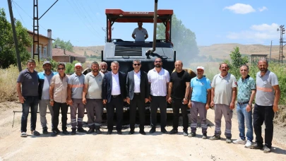 Başkan Rıfat Uzun, Suluova’da Asfalt Sezonunu Yenidoğan Mahallesi’nde Başlattı