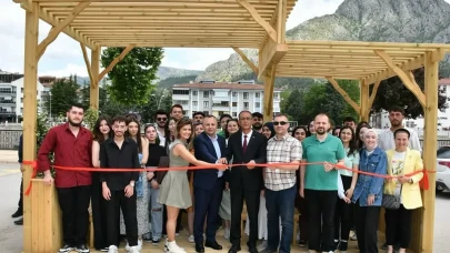 Amasya Üniversitesi’nden Kente Estetik ve İşlevsel Bir Dokunuş: Türkiye’nin Üçüncü Yaya Durağı Hayata Geçirildi
