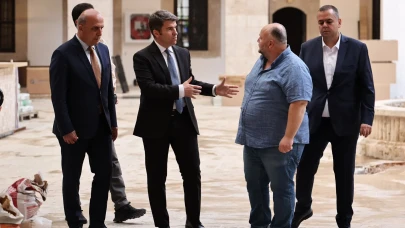 Amasya Valisi Önder Bakan, Tarihi Taşhan'daki Çalışmaları İnceledi