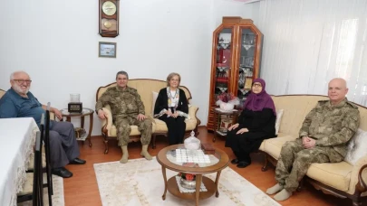 Komutandan Amasya’da Vefa Dolu Bayram Ziyareti