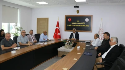 Amasya İl Millî Eğitim Müdürlüğü'nde Haftalık Eğitim Değerlendirme Toplantısı Yapıldı