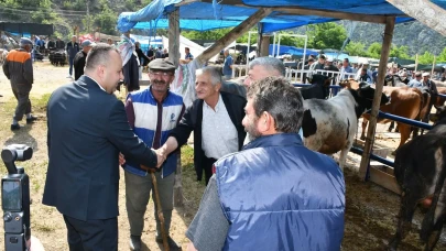 Başkan Turgay Sevindi Canlı Hayvan Pazarı’nı Ziyaret Etti