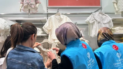 Bayramlık Hediyelerle Gönüllere Dokundular: Çocukların Yüzü İyilikle Güldü