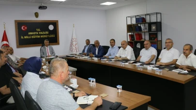 Amasya’da Sene Sonu Eğitim Değerlendirmesi: İlçe Müdürleri Kurulu Toplantısı Gerçekleştirildi