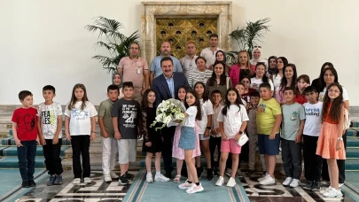 Milletvekili Haluk İpek, Zübeyde Hanım İlkokulu Öğrencilerini TBMM’de Ağırladı