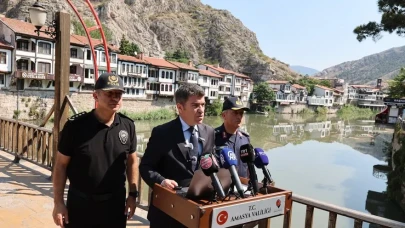 Vali Önder Bakan Açıkladı: Uyuşturucu, Göç ve Trafikte Etkin Mücadele Sürüyor