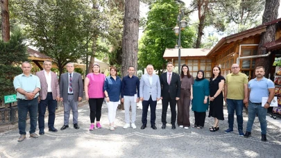 Amasya Belediye Başkanı Turgay Sevindi’den Sosyal Yardım Ekibine Takdir Belgesi