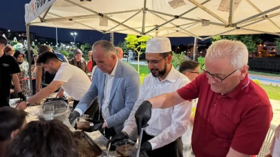 Taşova’da Aşure Günü Bereketi: Millet Bahçesi’nde Birlik ve Paylaşımın Güzelliği Yaşandı