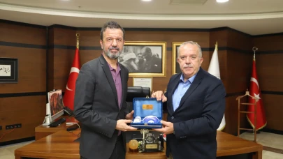 Başhekim Dr. Taşova’dan Rektör Turabi’ye Veda Ziyareti