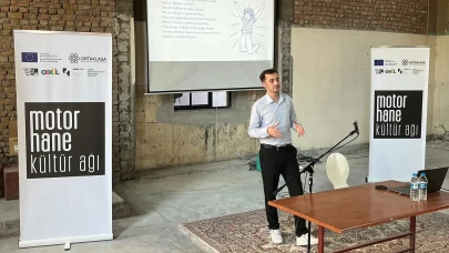 Merzifon Vakfı’ndan Gençliğe Destek: Motorhane’de “Teknoloji Bağımlılığı” Seminerine Katılım Sağlandı