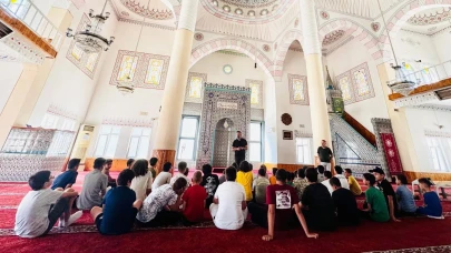 Fatih Cami Yaz Kur’an Kursu Öğrencilerine Bağımlılıkla Mücadele Semineri