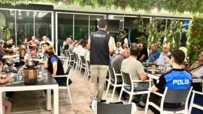Amasya Emniyeti’nden Hacılar Meydanı’nda SİBERAY Bilgilendirme Etkinliği