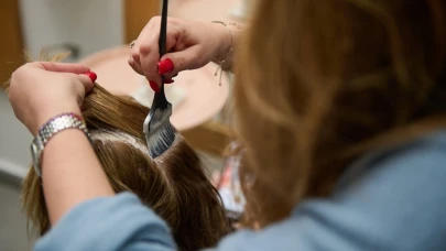 Boyalı Saçlara Özel Bakım Rehberi: Canlı Renkler İçin Tavsiyeler