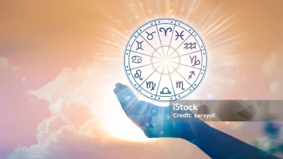 Gökyüzü Uyarıyor: 3 Ağustos 2025 Pazar Günü Burçları Neler Bekliyor?