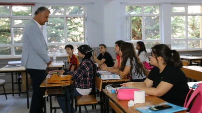 İl Millî Eğitim Müdürü Katipoğlu’ndan Çelebi Mehmet Ortaokulu'na Ziyaret
