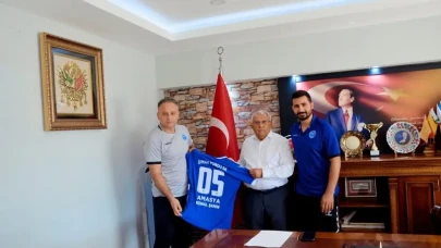 Amasya İdman Yurdu’ndan Başkan Kemal Şahin’e Ziyaret ve Anlamlı Hediye