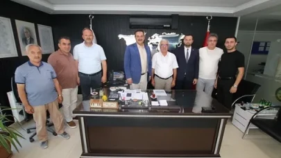 AK Parti Milletvekili İpek Taşova’da Talepleri Dinledi