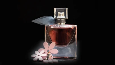 Rüyada Parfüm Sıkmak Ne Anlama Gelir? İşte Tabirleri