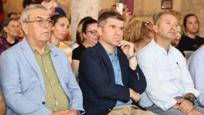 Vali Bakan, Halk Müziği Coşkusuna Ortak Oldu