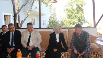 Hamamözü’nde Şehit Babasına Ziyaret