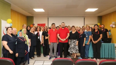 Amasya Üniversitesi Hastanesi Başhekimi Hemşire ve Ebelerle Bir Araya Geldi