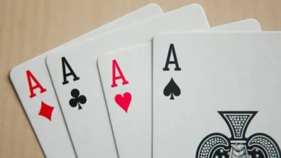 Rüyada İskambil Kartı Görmek Şans mı, Uyarı mı?