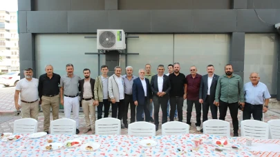 Başkan Uzun Yeni Mahalle Esnafıyla Kahvaltıda Buluştu