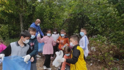 Suluova’da Çevreye Sahip Çıkan Minik Eller