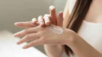 Soğuk Havada Elleriniz Kurumasın! İşte El Bakımında Doğru Yöntemler