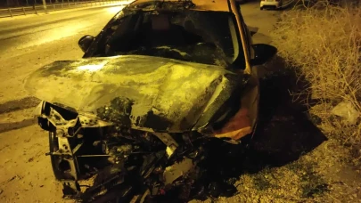 Önce Bariyere Çarptı, Sonra Yandı!