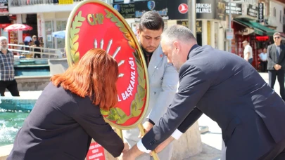 CHP, 102. Yıl Dönümünde Çelenk Sunumu Gerçekleştirdi