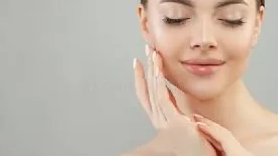 Sonbahar Cilt Makyajında Doğal Işıltı Trend Oldu