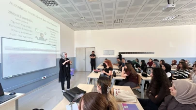 Gençlere Alzheimer ve Demans Eğitimi Verildi