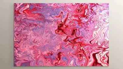 Rüyada Kırmızı Görmek Ne Anlama Gelir? Aşk, Öfke ve Güç Mesajı mı?