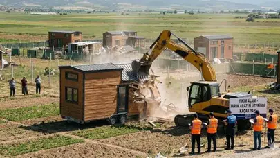 Bakan Yumaklı’dan Net Mesaj: “Hobi Bahçesi Değil, Kaçak Yapı!”