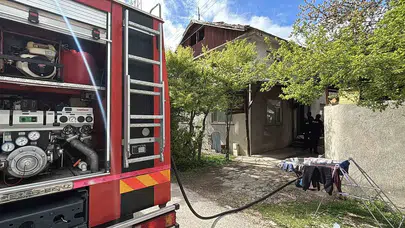 İki Katlı Evde Banyo Yangını Kontrol Altına Alındı