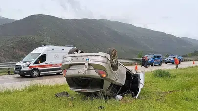 Lastiği Patlayan Otomobil Takla Attı: 5 Yaralı