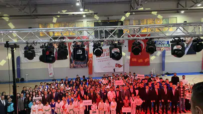 Merzifon’da 19 Mayıs Coşkusu Spor ve Gösterilerle Kutlandı