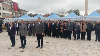 CHP, ADD ve Merzifon Vakfı’ndan Anıta Çelenk Sunumu