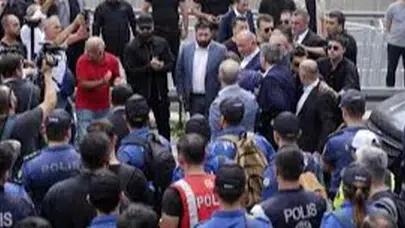 CHP Binasında Polis Müdahalesi